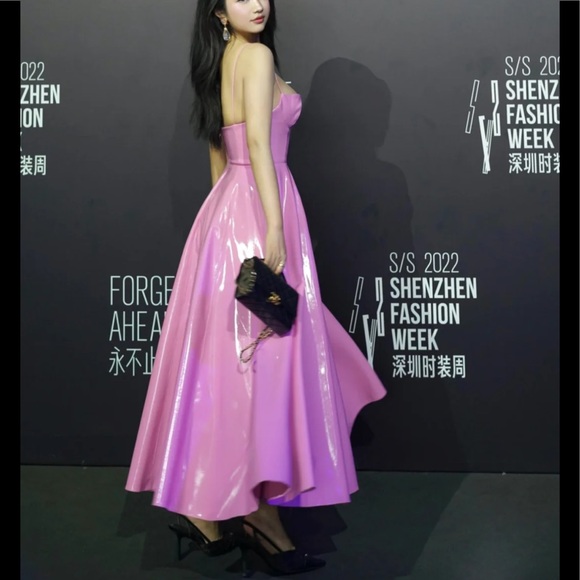 Alex Perry - Picture 2 of 4